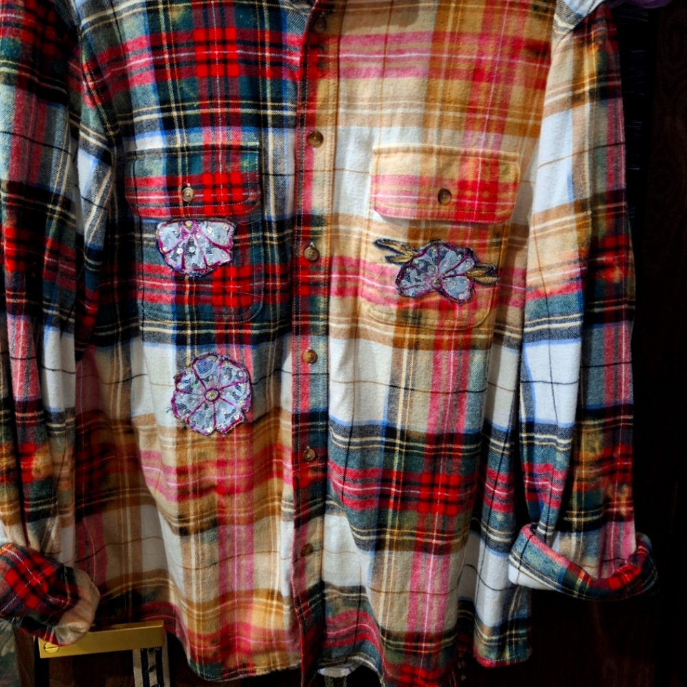 Men's extra large Old Navy bleach distressed flannel shirt with sewn on patches